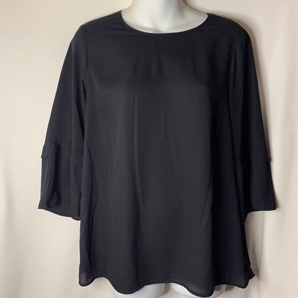 DR2 Black Blouse size Small New with tags